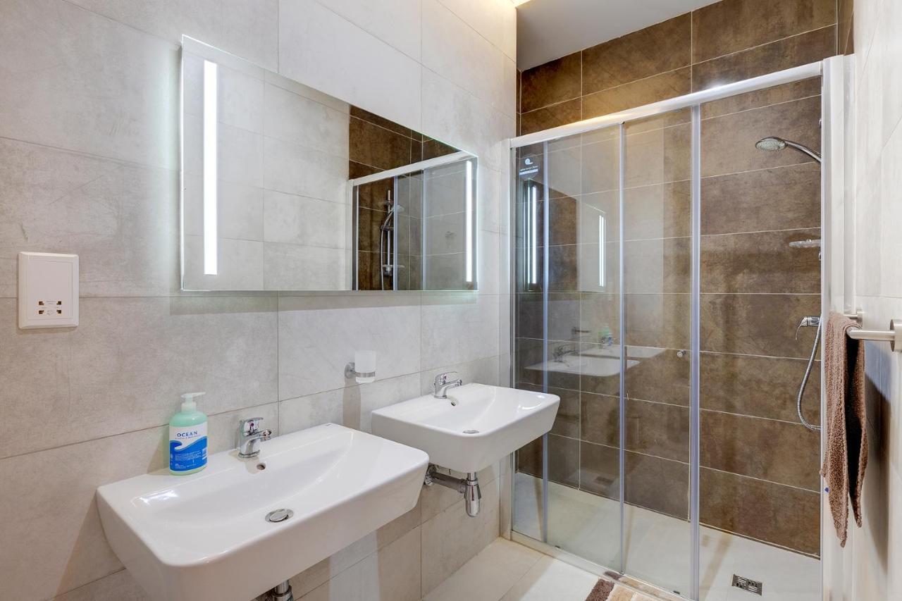 Spectacular Apartment Valletta And Harbour Views Слима Екстериор снимка