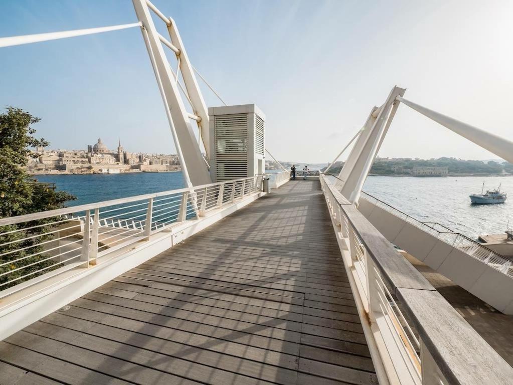 Spectacular Apartment Valletta And Harbour Views Слима Екстериор снимка